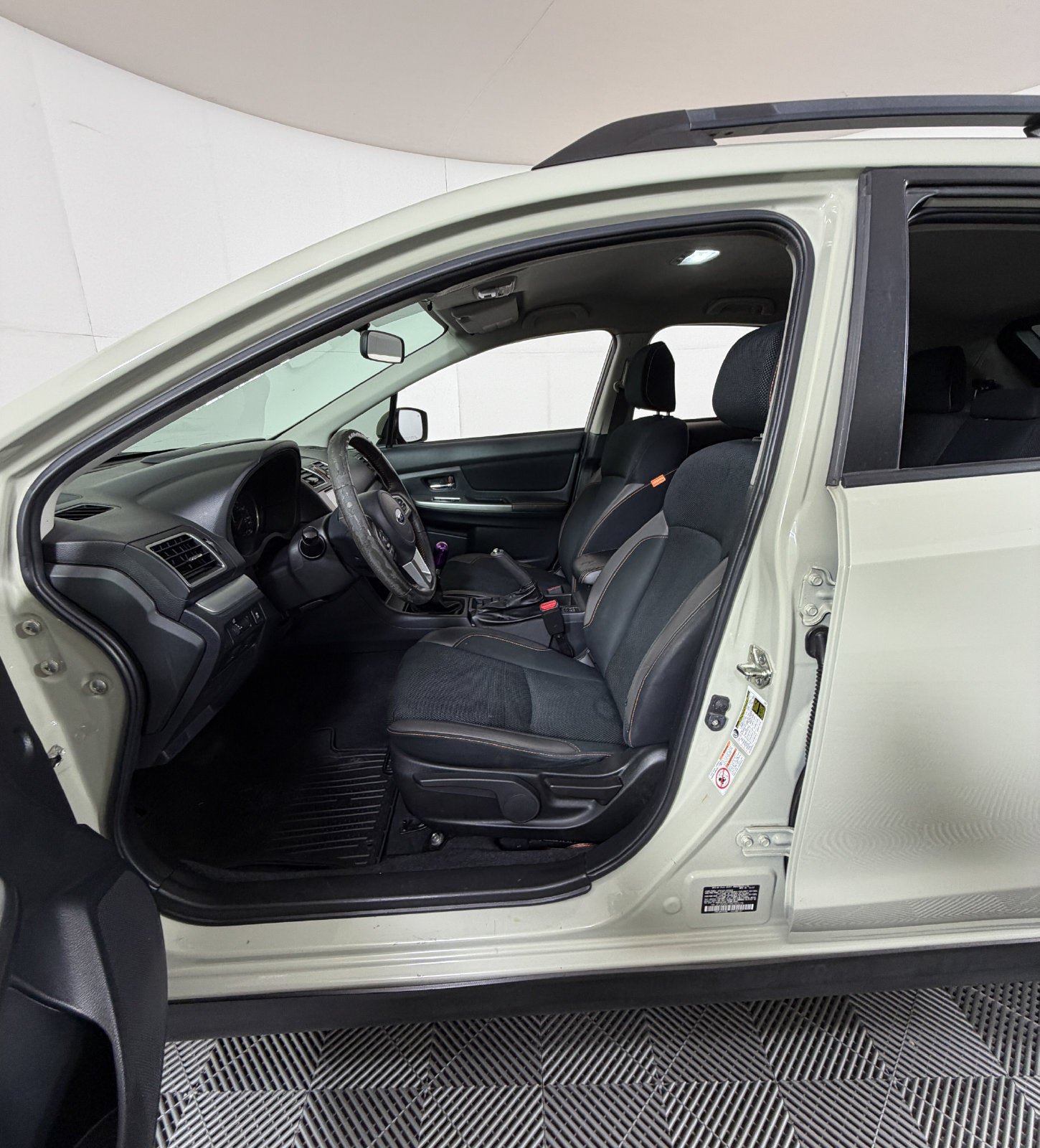 Used 2017 Subaru Crosstrek 2.0i Premium AWD/4WD image 9