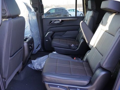 New 2026 Chevrolet Suburban High Country AWD/4WD image 11