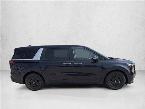 Used 2026 Kia Carnival FWD image 4