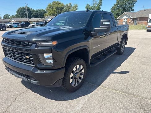 Used 2023 Chevrolet Silverado 2500 Custom w/ Custom Value Package AWD/4WD image 6