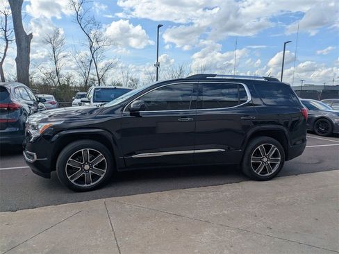 Used 2019 GMC Acadia Denali image 2