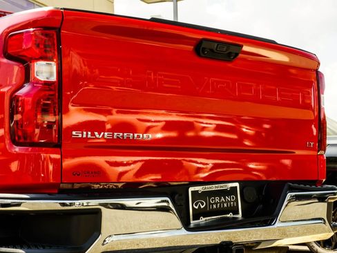 Used 2023 Chevrolet Silverado 1500 LT AWD/4WD image 13
