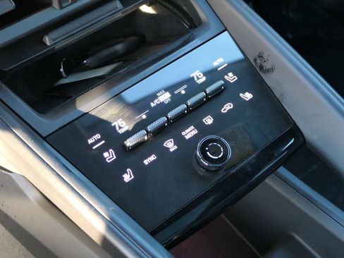 Used 2024 Porsche Macan 4 Electric image 21