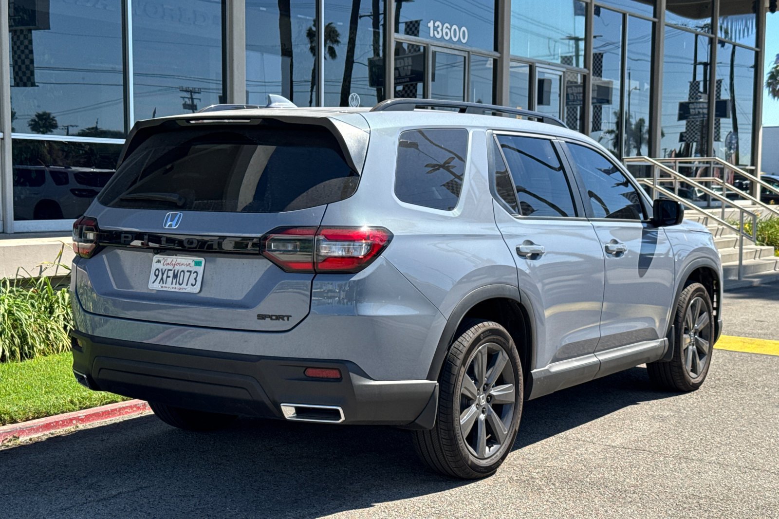Used 2025 Honda Pilot Sport image 5