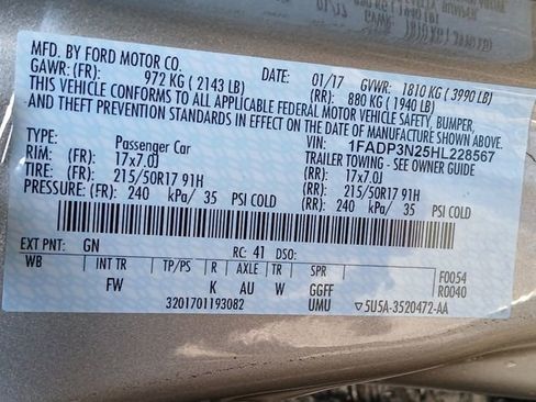 Used 2017 Ford Focus Titanium image 18