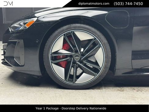Used 2022 Audi RS e-tron GT w/ Year 1 Package image 35