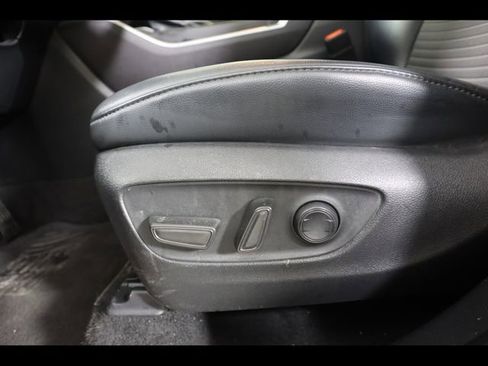 Used 2022 Toyota Highlander XSE FWD image 17