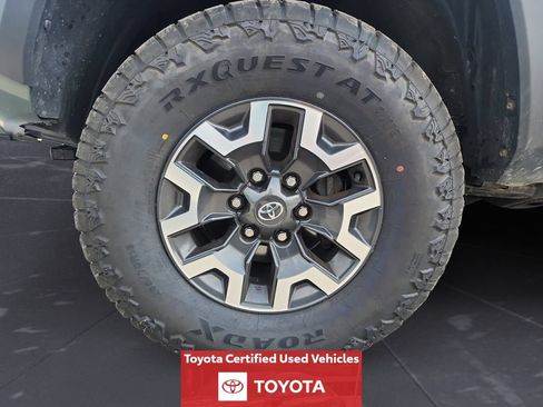 Certified 2022 Toyota Tacoma TRD Off-Road AWD/4WD image 16