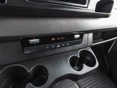 Used 2019 Freightliner Sprinter 3500 image 14