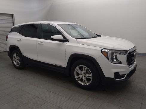 Used 2024 GMC Terrain SLE FWD image 11