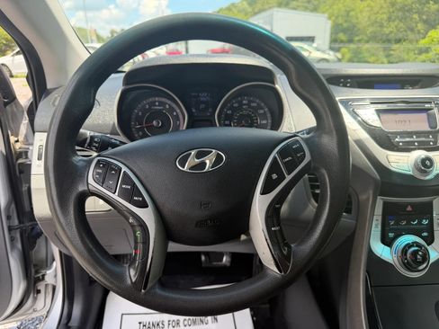 Used 2012 Hyundai Elantra GLS w/ Preferred Pkg 3 FWD image 16