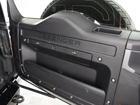 Used 2023 Land Rover Defender 110 X-Dynamic SE AWD/4WD image 25