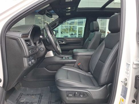 Used 2021 Chevrolet Tahoe Z71 w/ Luxury Package AWD/4WD image 14
