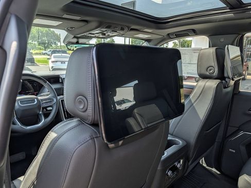 New 2026 GMC Yukon Denali w/ Advanced Technology Package AWD/4WD image 28