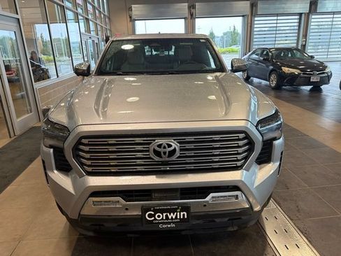Used 2024 Toyota Tacoma Limited w/ Limited Package (LT) AWD/4WD image 10