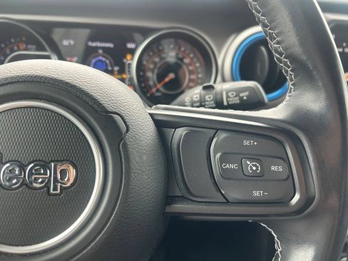 Used 2021 Jeep Wrangler Unlimited Sport AWD/4WD image 17