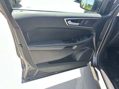 Used 2016 Ford Edge SEL w/ Equipment Group 201A FWD image 11