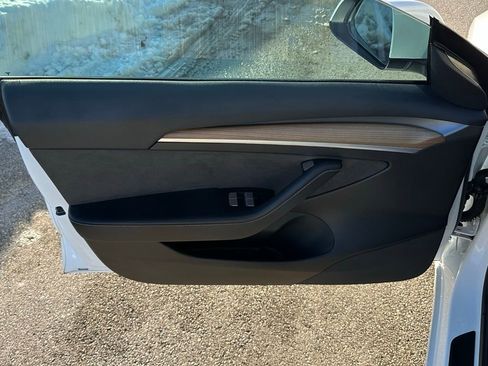 Used 2022 Tesla Model 3 Performance image 15