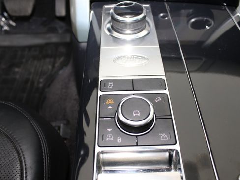 Used 2019 Land Rover Range Rover Supercharged image 9
