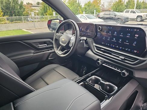 Used 2025 Chevrolet Silverado EV LT w/ LT Premium Package AWD/4WD image 18