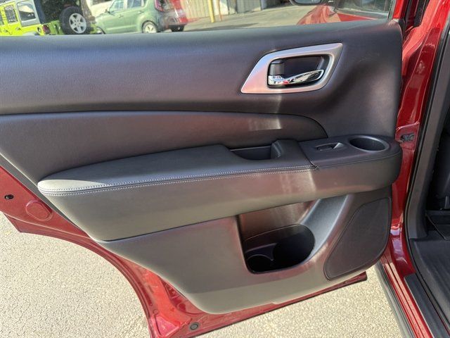 Used 2018 Nissan Pathfinder S AWD/4WD image 36