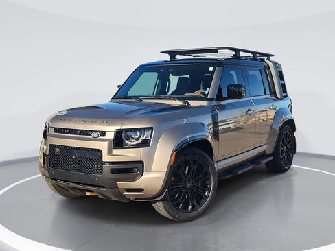 Used 2025 Land Rover Defender 110 image 1
