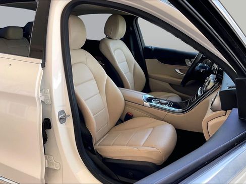 Used 2021 Mercedes-Benz C 300 Sedan image 8