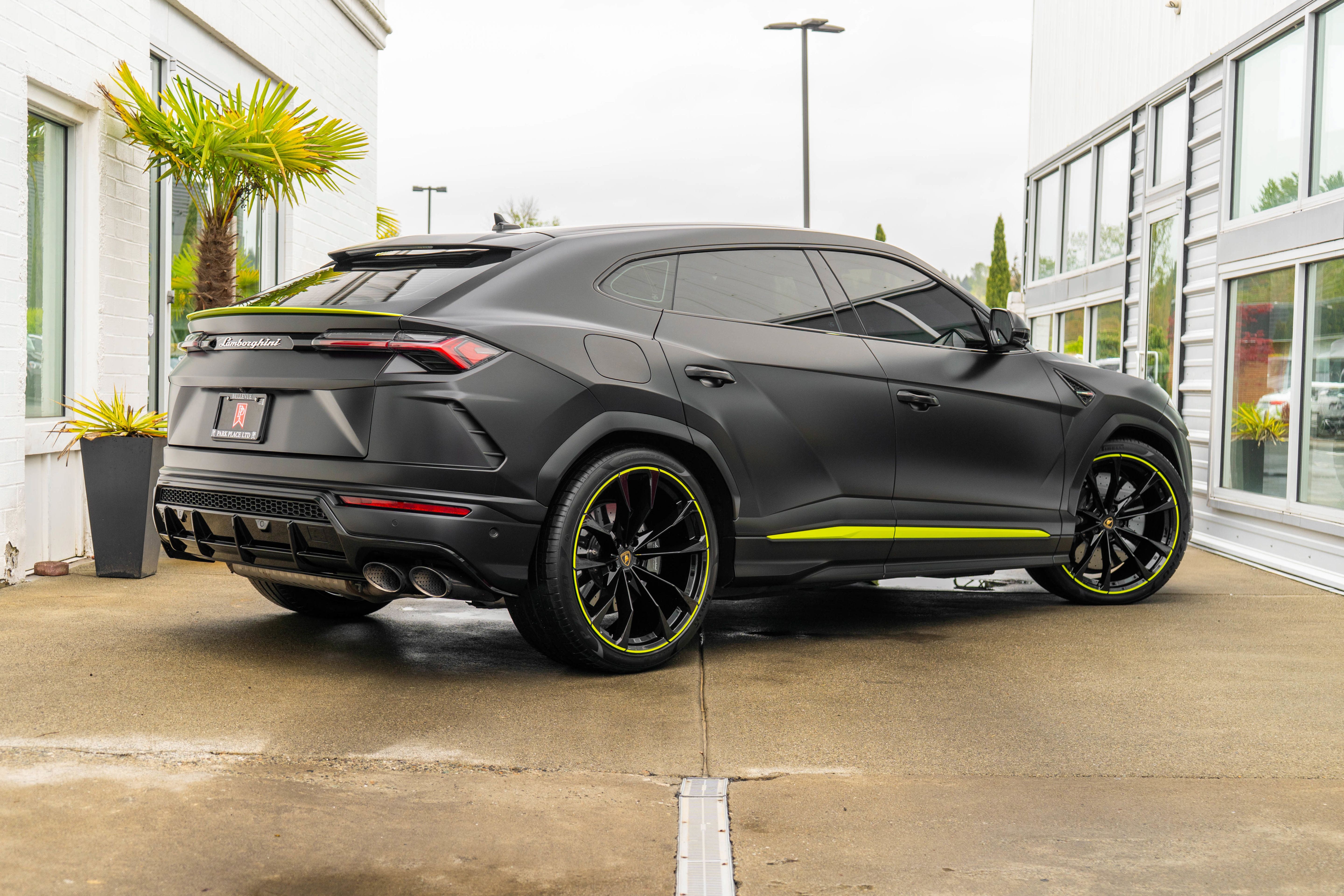 Used 2021 Lamborghini Urus AWD/4WD image 7