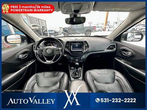 Used 2019 Jeep Cherokee Limited image 29