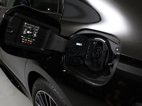 New 2026 Mercedes-Benz E 53 AMG e 4MATIC Sedan image 10