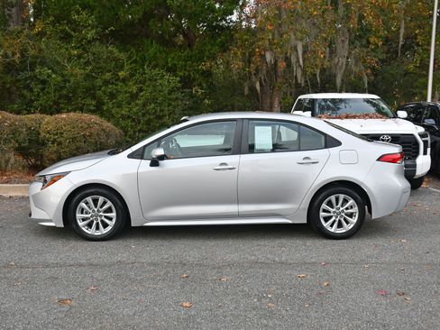 Certified 2023 Toyota Corolla LE image 2