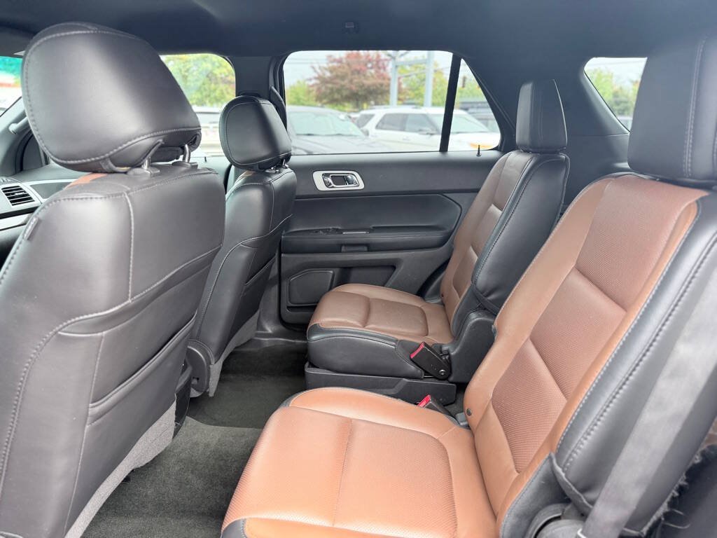 Used 2014 Ford Explorer Limited w/ Equipment Group 301A AWD/4WD image 16