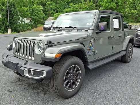 Used 2022 Jeep Gladiator Overland w/ LED Lighting Group AWD/4WD image 6