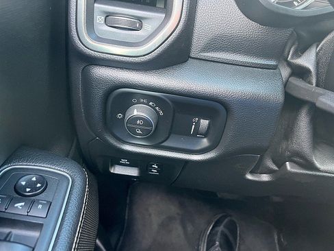Used 2020 RAM 1500 Sport w/ Level 2 Equipment Group AWD/4WD image 32