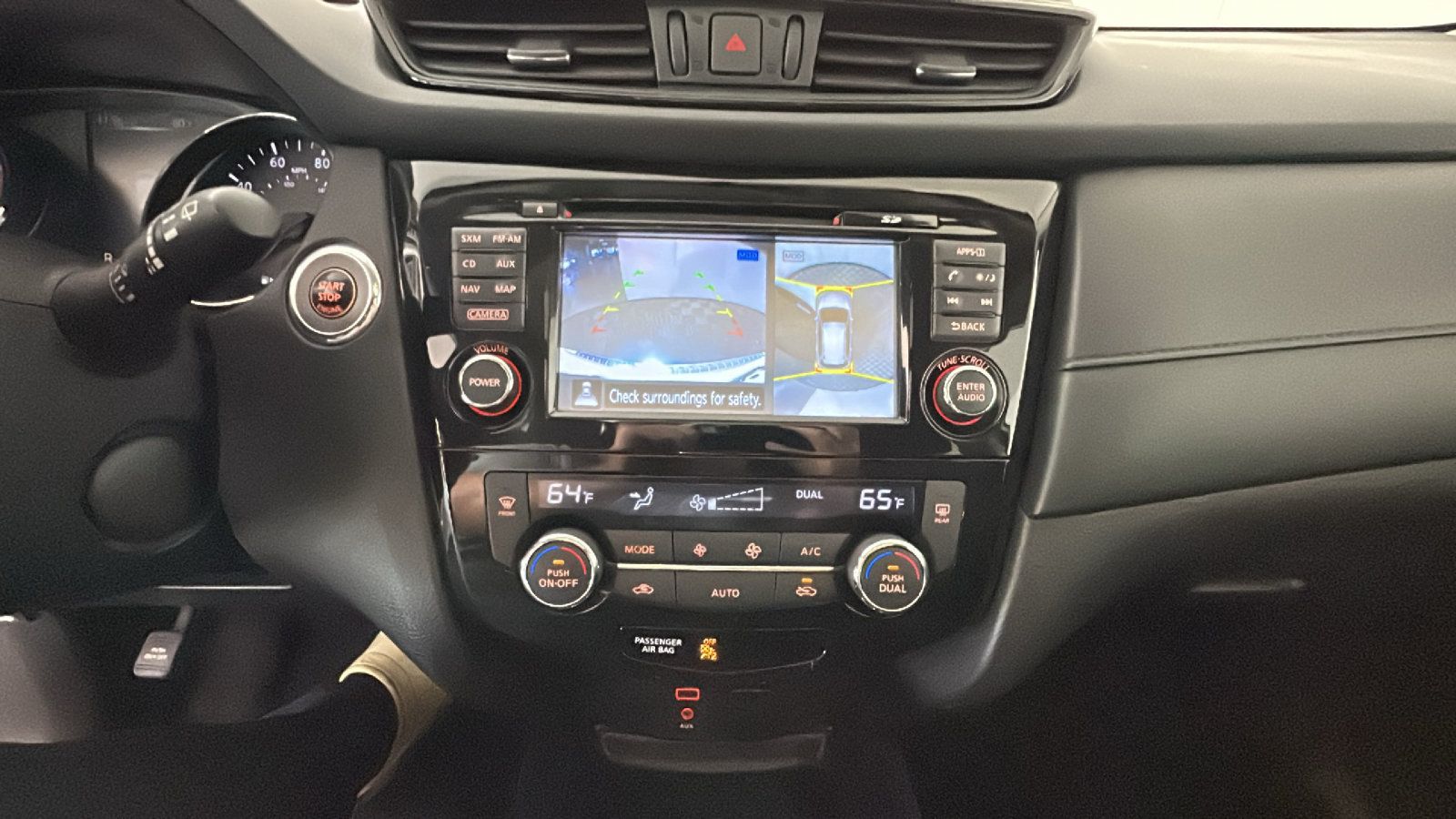 Used 2017 Nissan Rogue SV AWD/4WD image 30