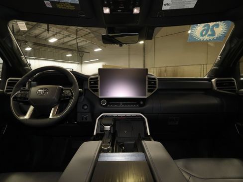 Used 2026 Toyota Tundra Platinum AWD/4WD image 28