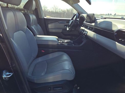 Used 2023 Honda Pilot Touring image 16