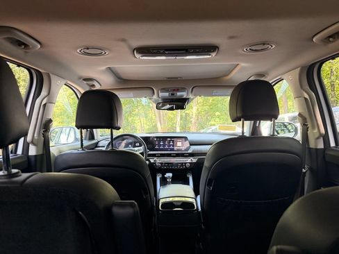 Used 2024 Kia Telluride EX w/ EX Captain's Chair Package AWD/4WD image 21