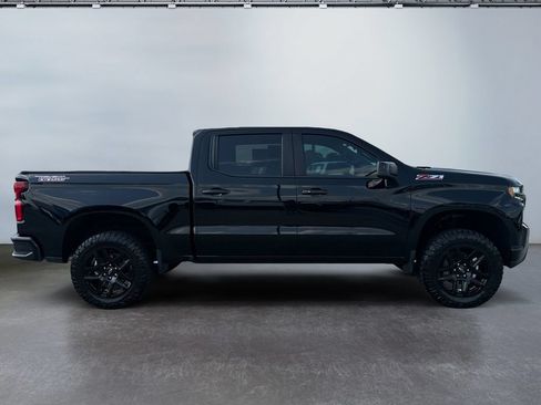 Used 2021 Chevrolet Silverado 1500 LT Trail Boss w/ Bed Protection Package AWD/4WD image 2