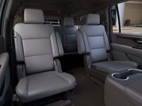 New 2026 Chevrolet Suburban Z71 w/ Comfort Package AWD/4WD image 17