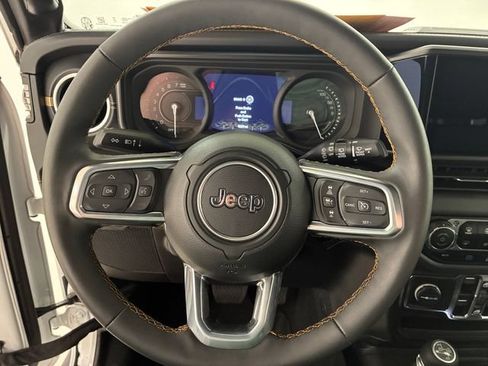 Used 2024 Jeep Wrangler Unlimited Sahara w/ Technology Group AWD/4WD image 22