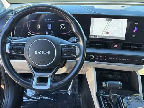 Used 2024 Kia Sportage EX image 9