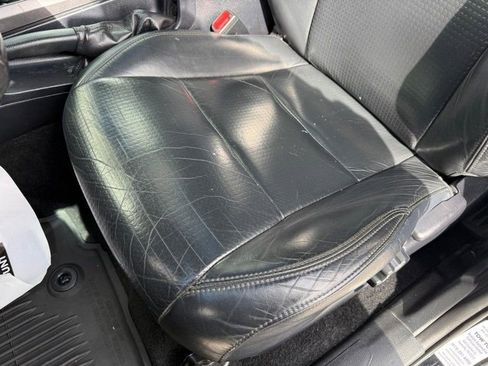 Used 2019 Toyota Tacoma TRD Sport w/ TRD Premium Sport Package AWD/4WD image 17