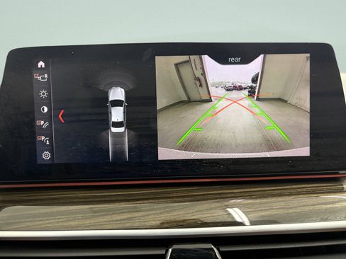 Used 2019 BMW 530e w/ Convenience Package image 17