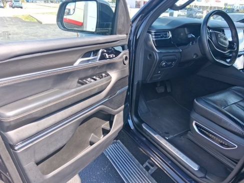 Used 2024 Jeep Grand Wagoneer L Series II w/ Quick Order Packagew 28T AWD/4WD image 15