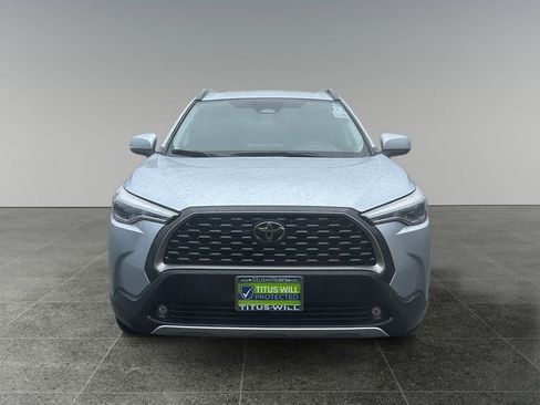 Used 2024 Toyota Corolla Cross XLE w/ Convenience Package AWD/4WD image 2