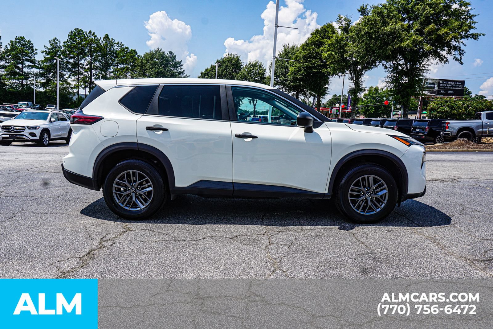 Used 2024 Nissan Rogue S FWD image 10