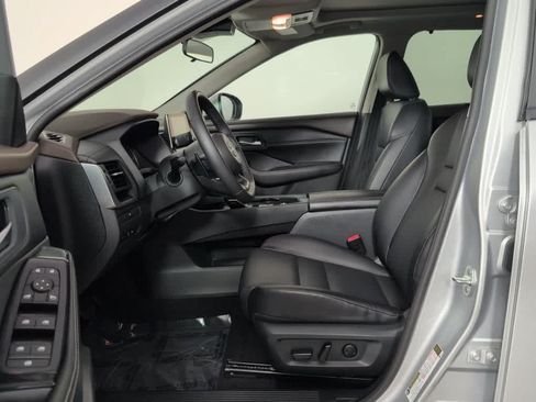 Used 2023 Nissan Rogue SV w/ SV Premium B Package FWD image 15