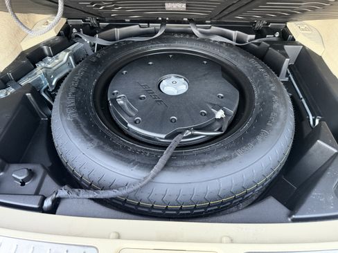 Used 2017 INFINITI QX70 2WD w/ Premium Package image 16