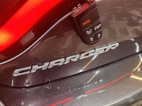 Used 2019 Dodge Charger SXT image 48